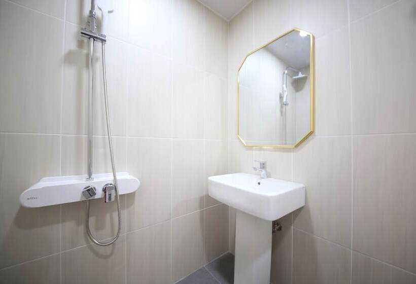 Quarto Deluxe, Calm Rest Hotel Masan