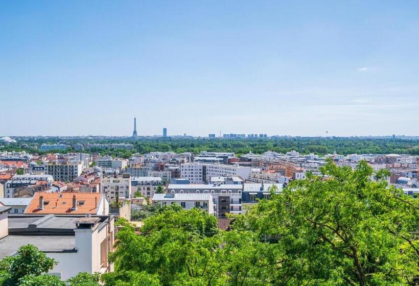 2 Bedroom Family Apartment with Views, Hatch