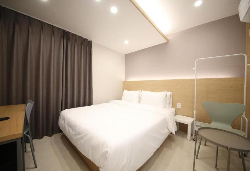 Quarto Deluxe, Calm Rest Hotel Masan