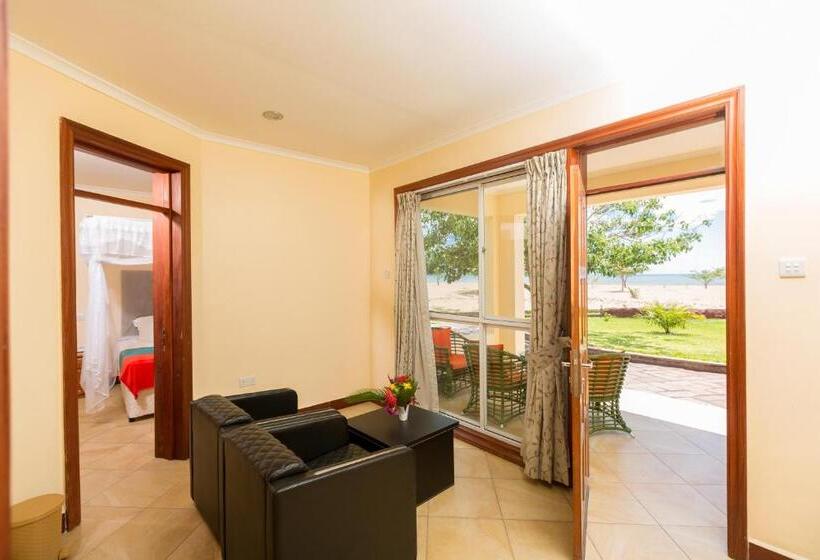 اتاق استاندارد با چشمانداز دریاچه, Ngonga Beach Resort