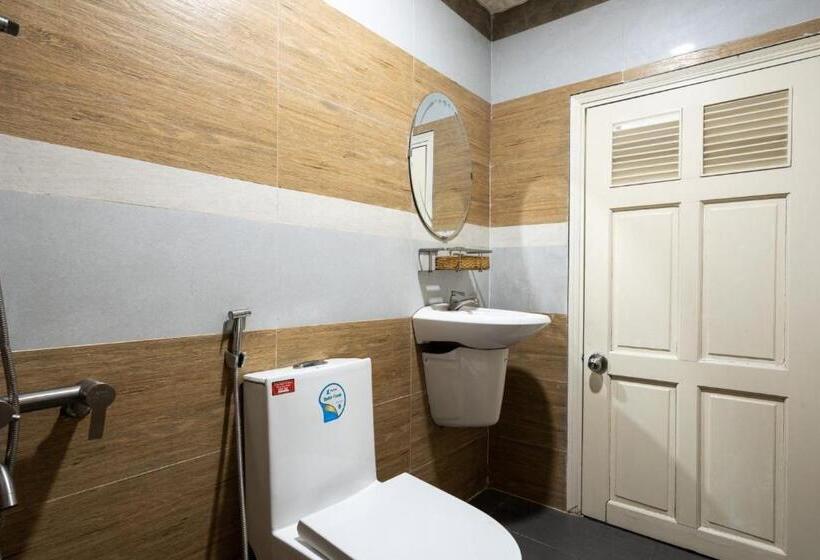 اتاق استاندارد با تخت بزرگ, Khách Sạn Minh Thư