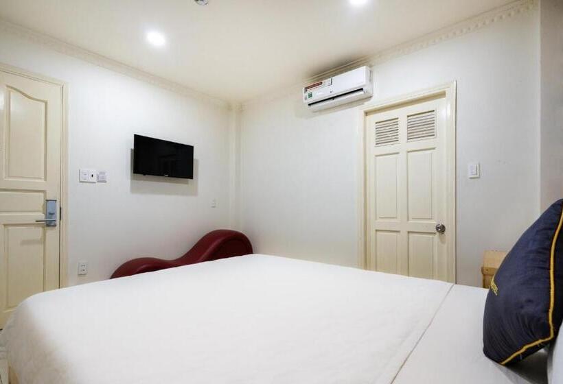 اتاق استاندارد با تخت بزرگ, Khách Sạn Minh Thư