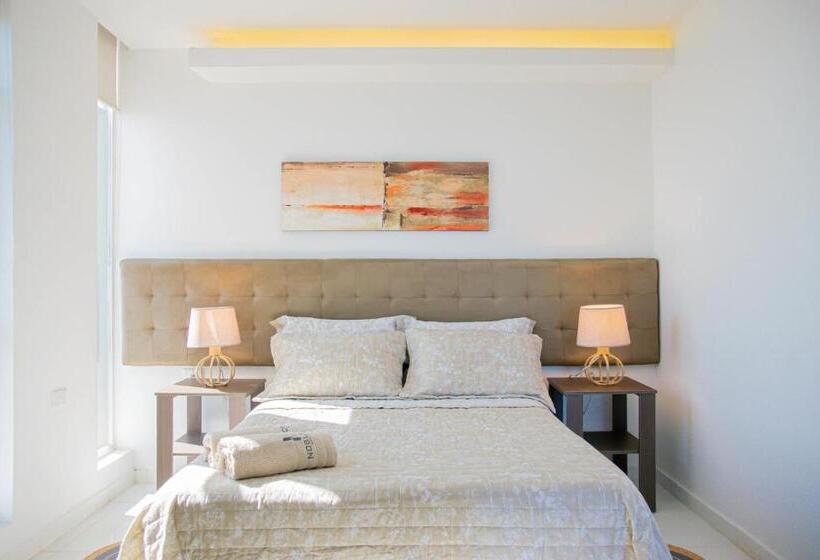 سوئیت با بالکن, Nobleza Apart