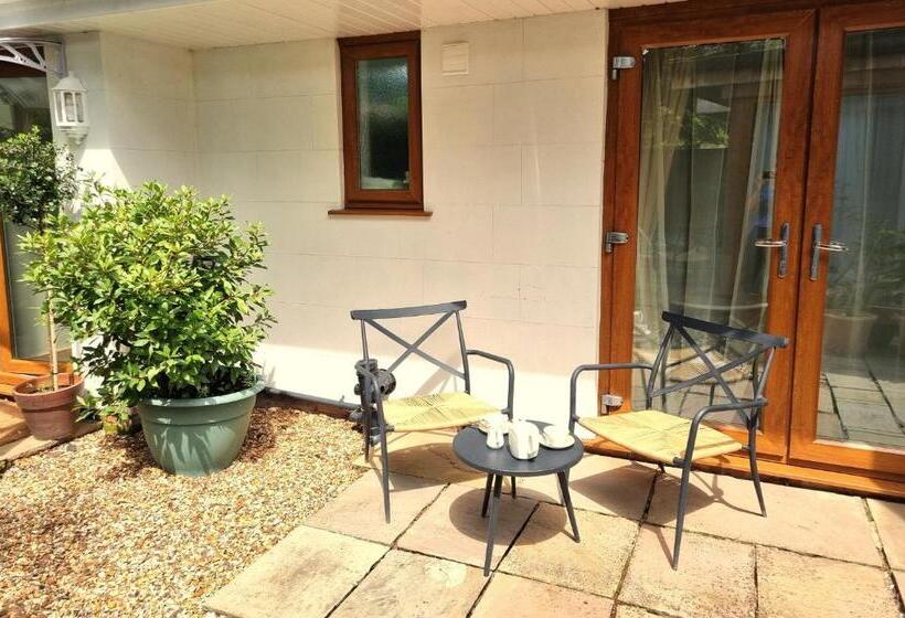 غرفة قياسية, Oak Tree Rooms Ltd