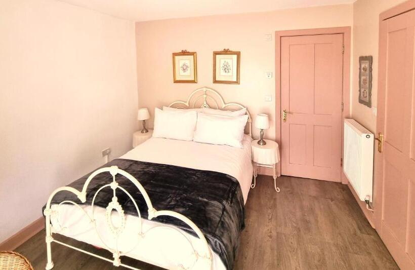 Номер Стандарт Вид на Сад, Oak Tree Rooms Ltd