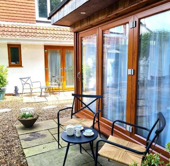 ガーデンビュースーペリアールーム, Oak Tree Rooms Ltd