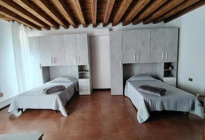 اتاق لوکس با چشمانداز شهر, Vicenza Room