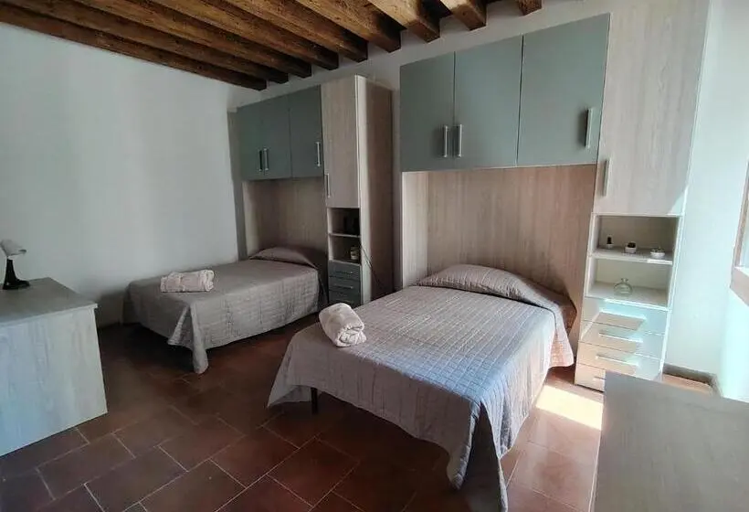اتاق لوکس با چشمانداز شهر, Vicenza Room