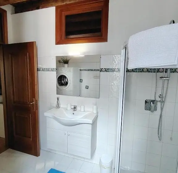 اتاق لوکس با چشمانداز شهر, Vicenza Room