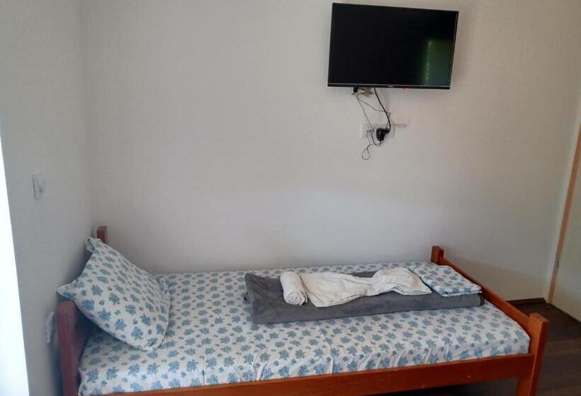 اتاق استاندارد سه نفره, Vila Premier Sokobanja