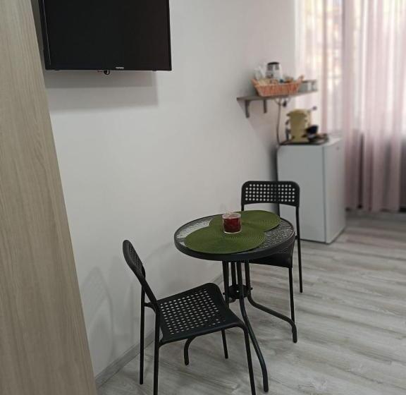 اتاق استاندارد سه نفره, B&b Palmaviola