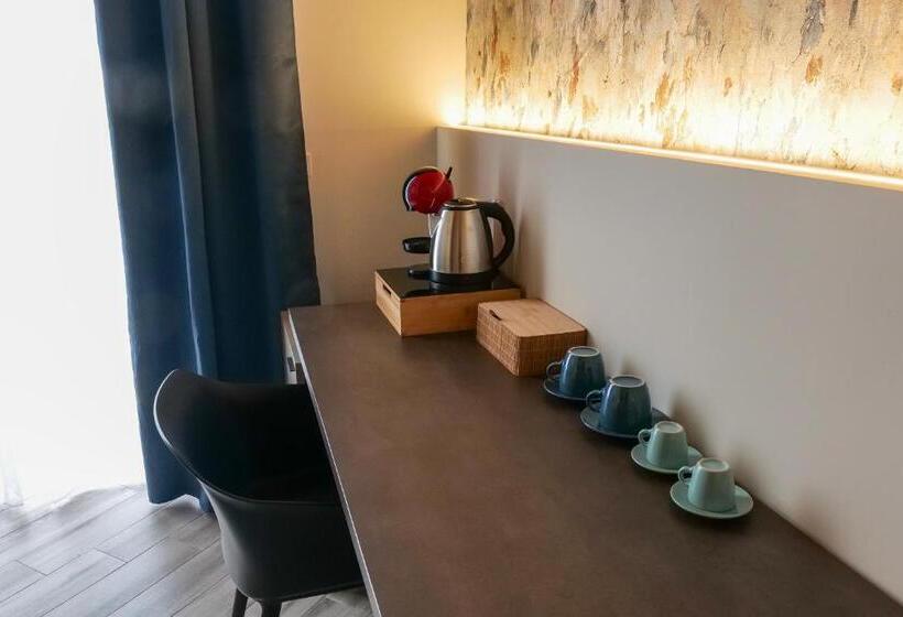 اتاق لوکس با چشم‌انداز شهر, Rooftop Parthenopeo Contemporary Rooms