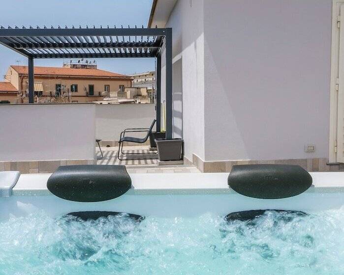 اتاق لوکس با چشم‌انداز شهر, Rooftop Parthenopeo Contemporary Rooms