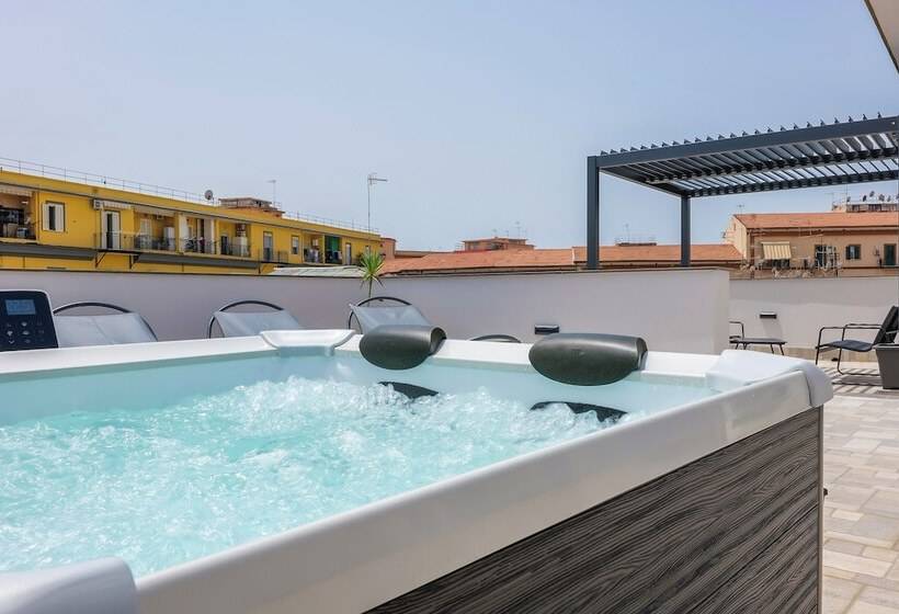 اتاق لوکس با چشم‌انداز شهر, Rooftop Parthenopeo Contemporary Rooms