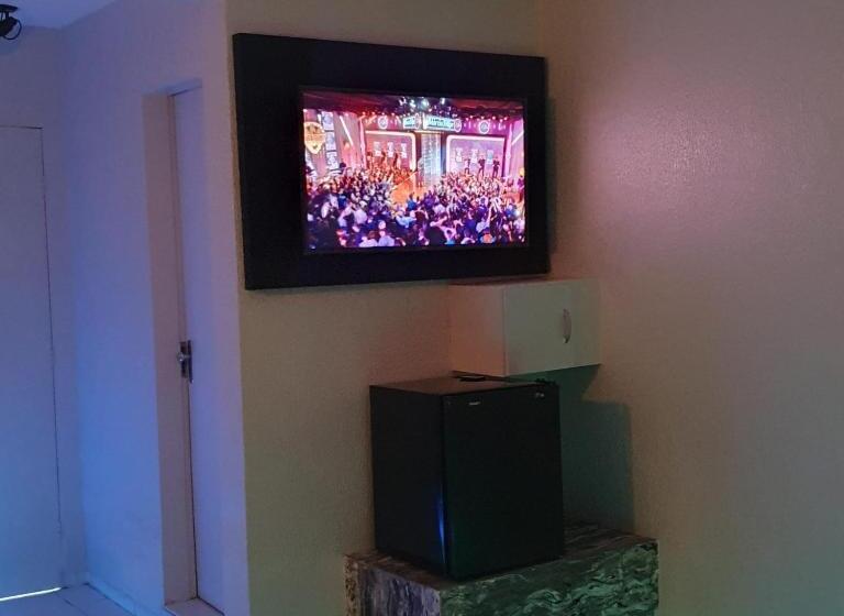 スタンダードルーム, Henry S Motel