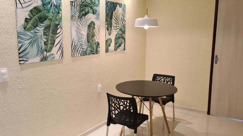 デラックスルーム, Henry S Motel