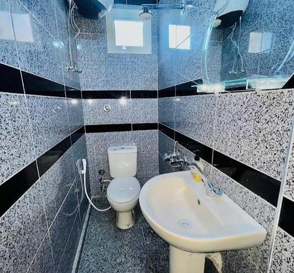 اتاق استاندارد یک نفره, Agiad