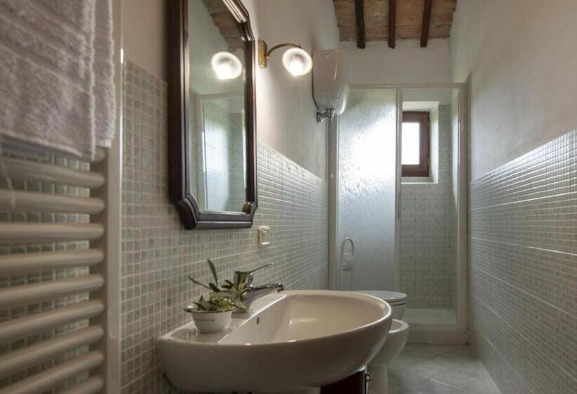 شقة 4 غرف, Agriturismo Il Ferralino