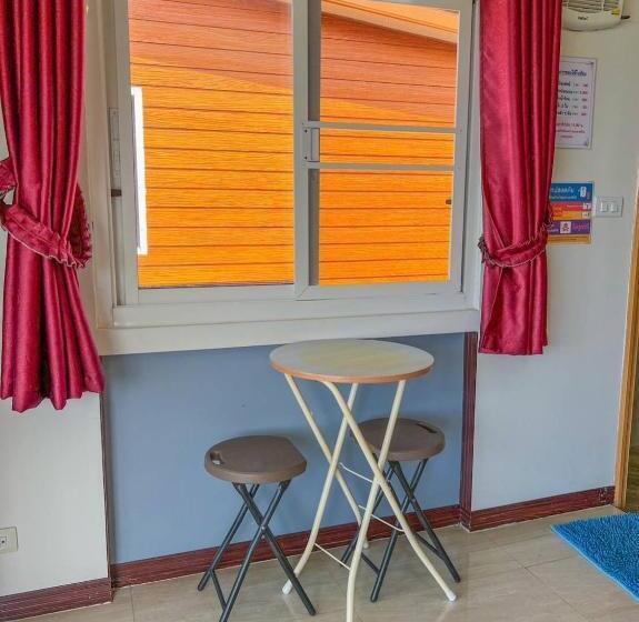 Номер Superior, Rai Saeng Tawan At Phu Thap Buek