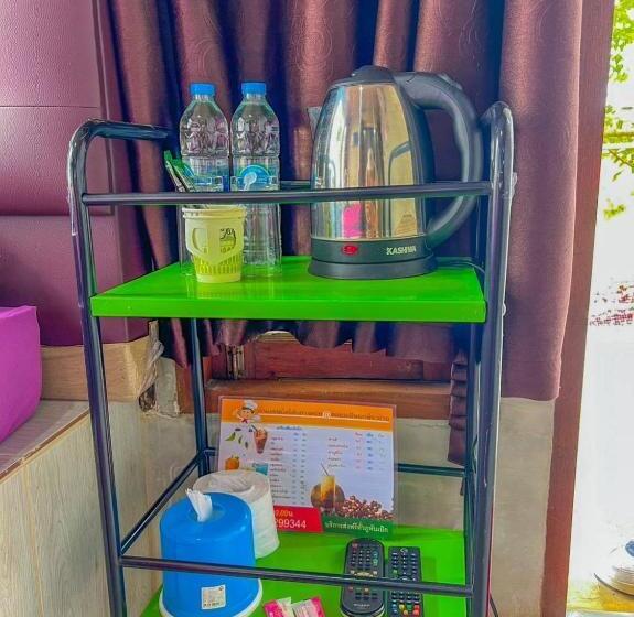 Номер Deluxe, Rai Saeng Tawan At Phu Thap Buek