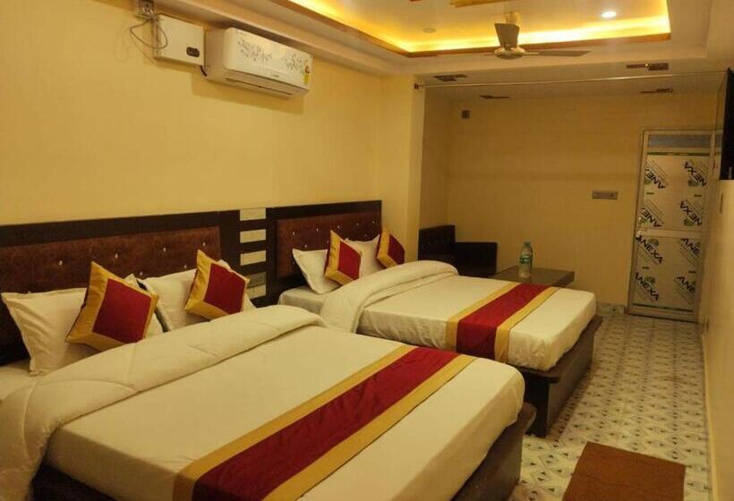 חדר משפחתי, Ss