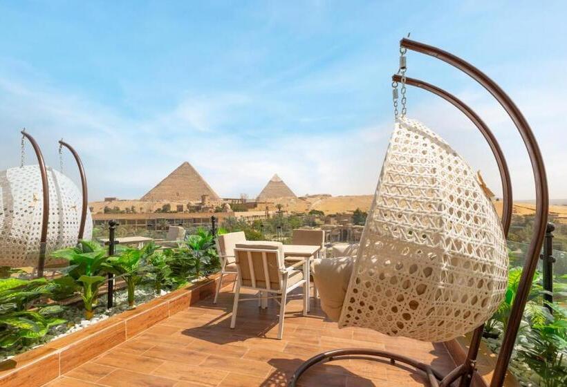 سوییت جونیور با بالکن, Gaia Pyramids