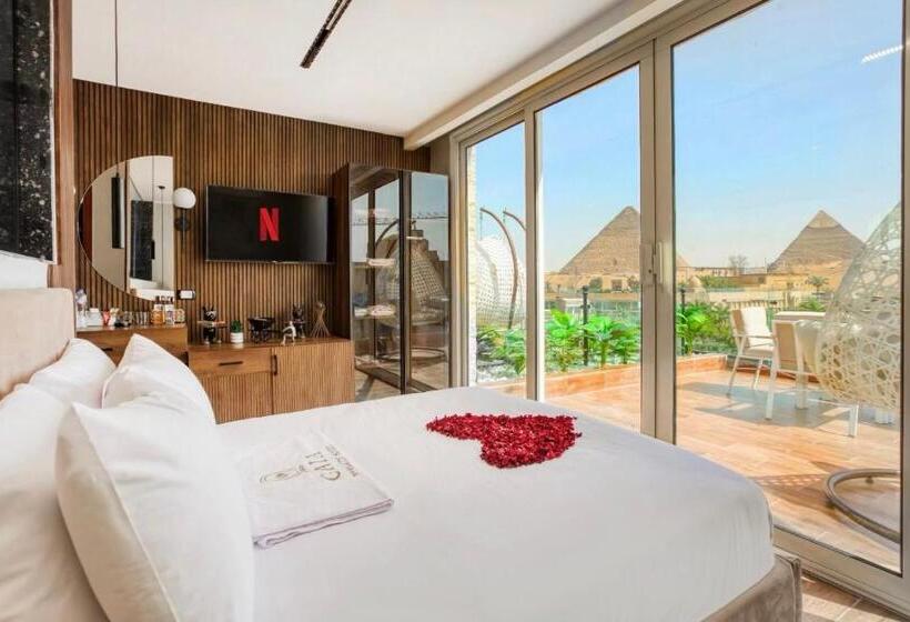 سوئیت با بالکن, Gaia Pyramids