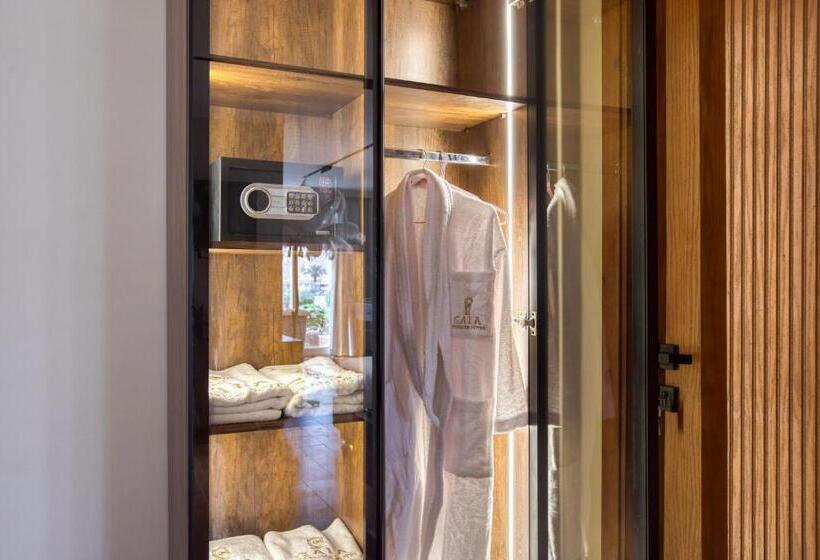 سوییت لوکس, Gaia Pyramids