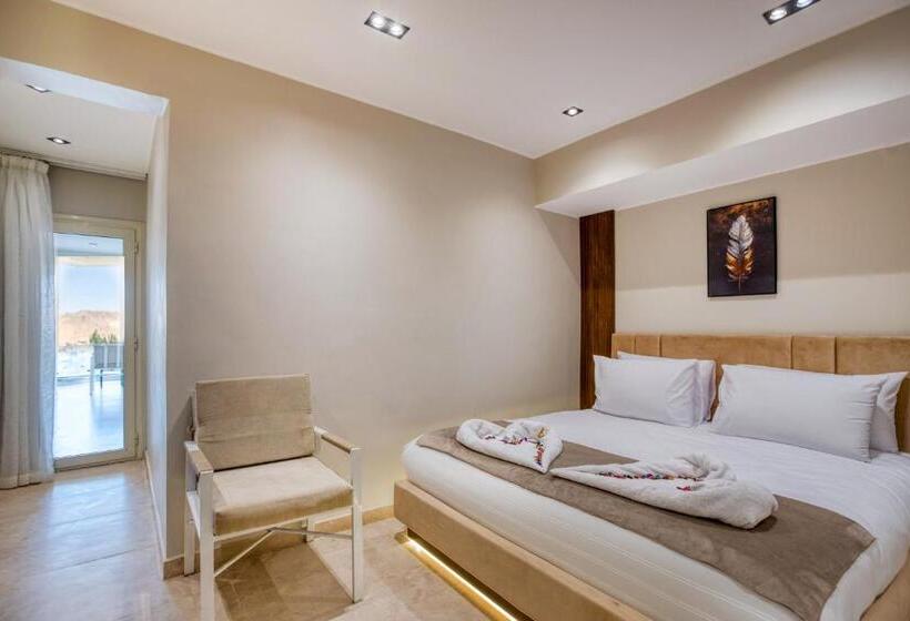 اتاق لوکس با بالکن, Gaia Pyramids