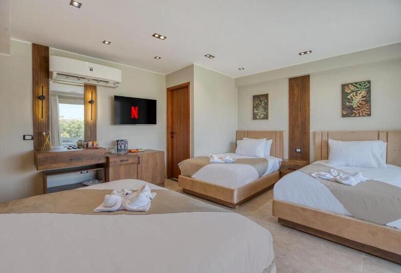 اتاق خانوادگی, Gaia Pyramids