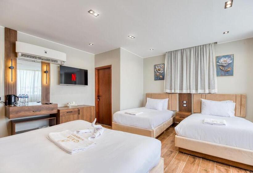 اتاق خانوادگی, Gaia Pyramids