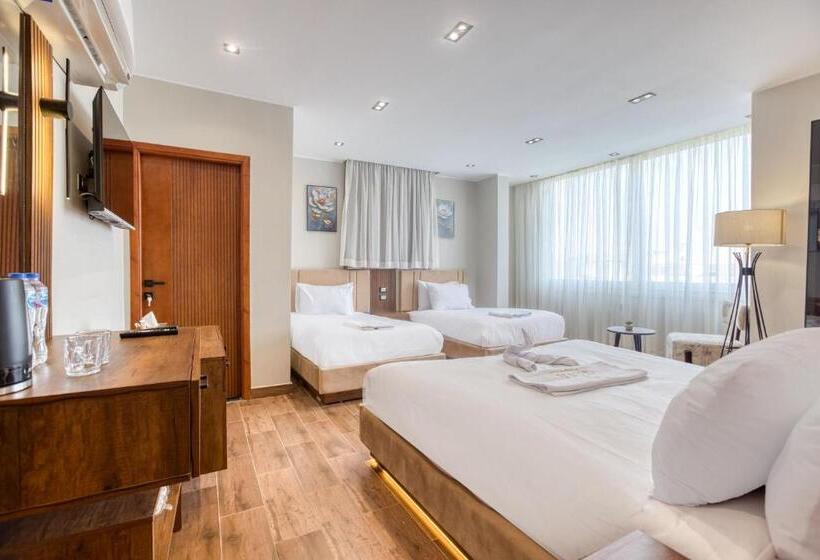 اتاق خانوادگی, Gaia Pyramids