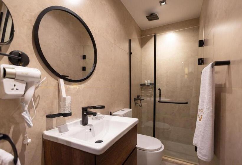 اتاق استاندارد, Gaia Pyramids