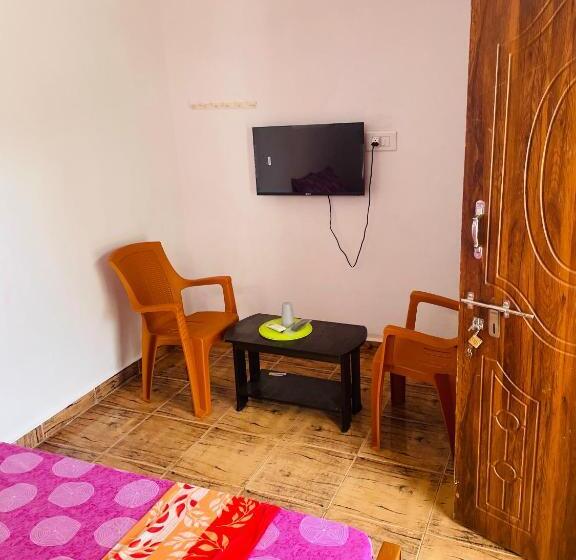 Номер Стандарт Внутренний, Yogi Home Stay