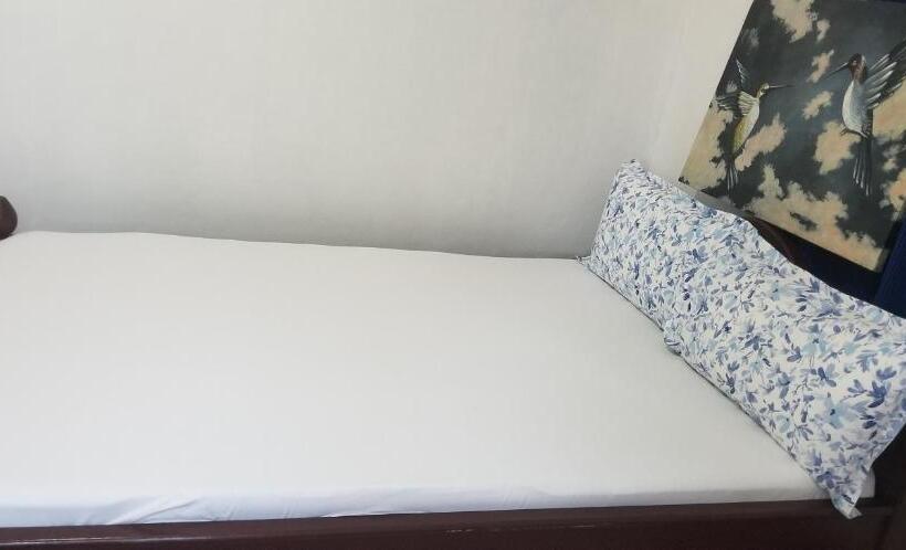 Номер Economy, Safari Hostel Tanzania