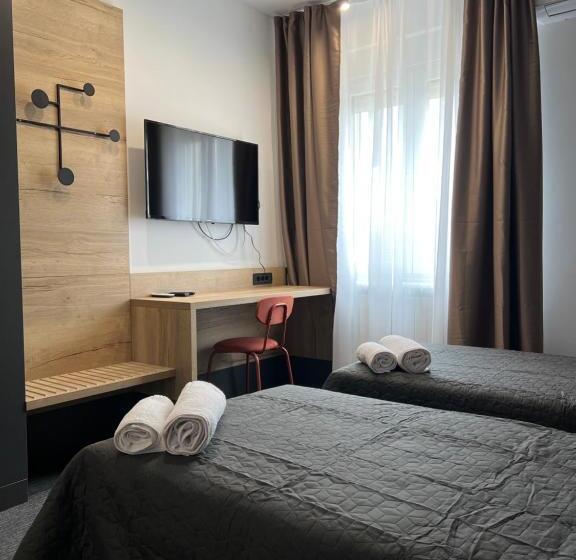 اتاق استاندارد, Sremsky Inn