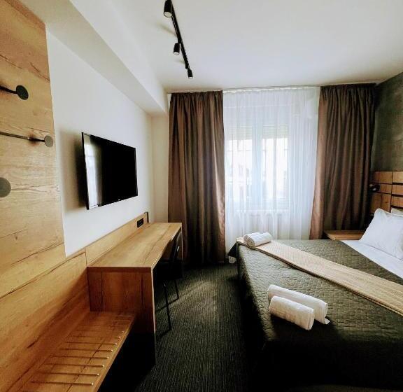 اتاق استاندارد, Sremsky Inn