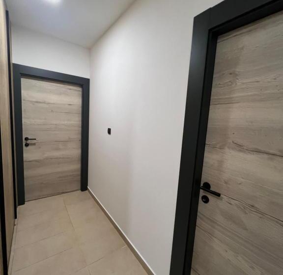 سوییت, Sremsky Inn