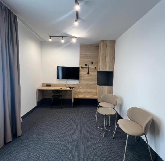 سوییت, Sremsky Inn