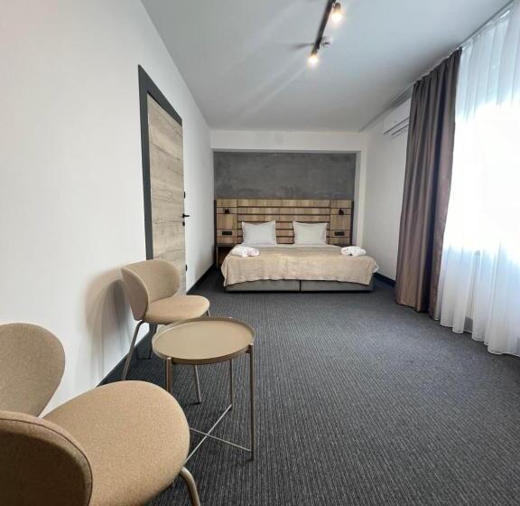 سوییت, Sremsky Inn