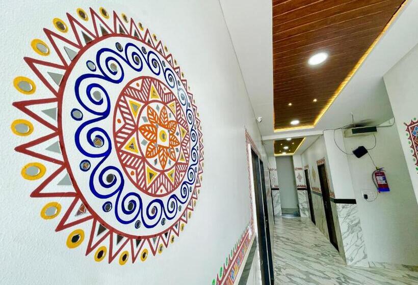 غرفة قياسية رباعية, Tirupati Inn ! Ujjain ! होटल तिरूपति इन తిరుపతి ఇన్ హోటల్ திருப்பதி இன் ஹோட்டல்fully Air Conditioned