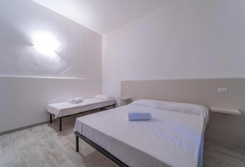 Quarto Quádruplo Deluxe, Brorent Michela Coastl Rooms