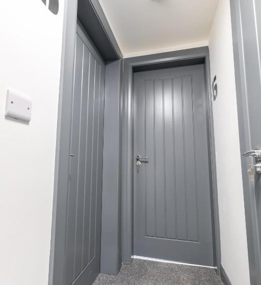 إستوديو ديلوكس, City Rooms