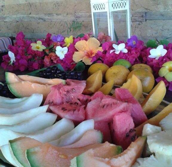 标准三人间, Hospedagem Dos Mundos