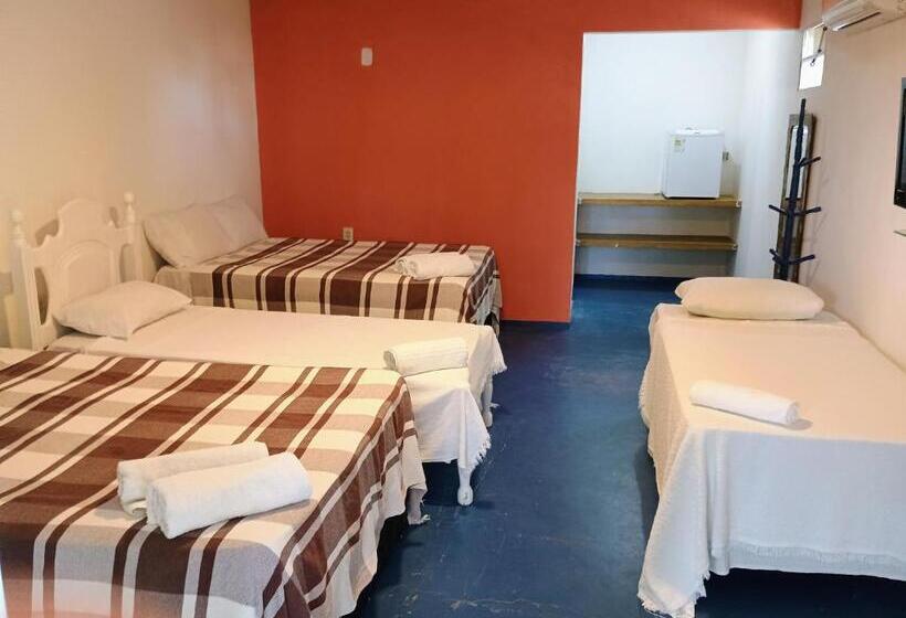 家庭间, Hospedagem Dos Mundos