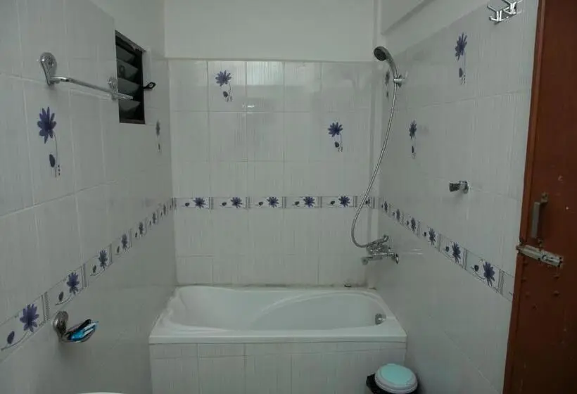 اتاق لوکس, Janajibika Pvt Ltd