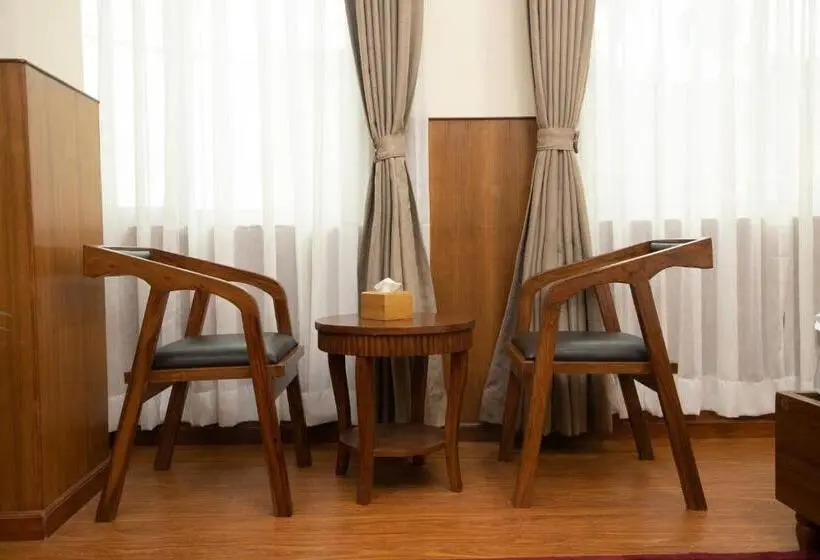 اتاق لوکس خانوادگی, Janajibika Pvt Ltd