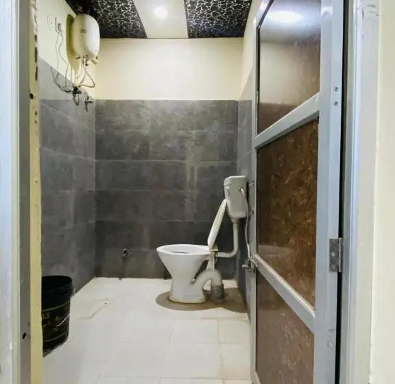 Standardzimmer mit Balkon, Narendra Inn