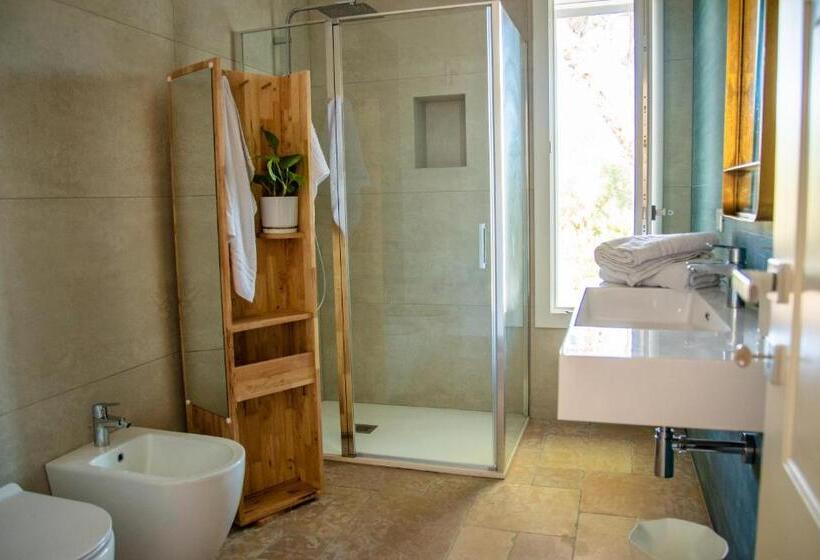 غرفة قياسية مزوَّدة بتراس, Qui Mediterraneo