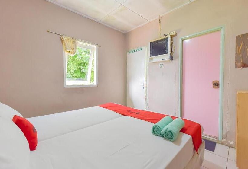 Standart Oda, Reddoorz At House Of Dirga Cisarua Puncak